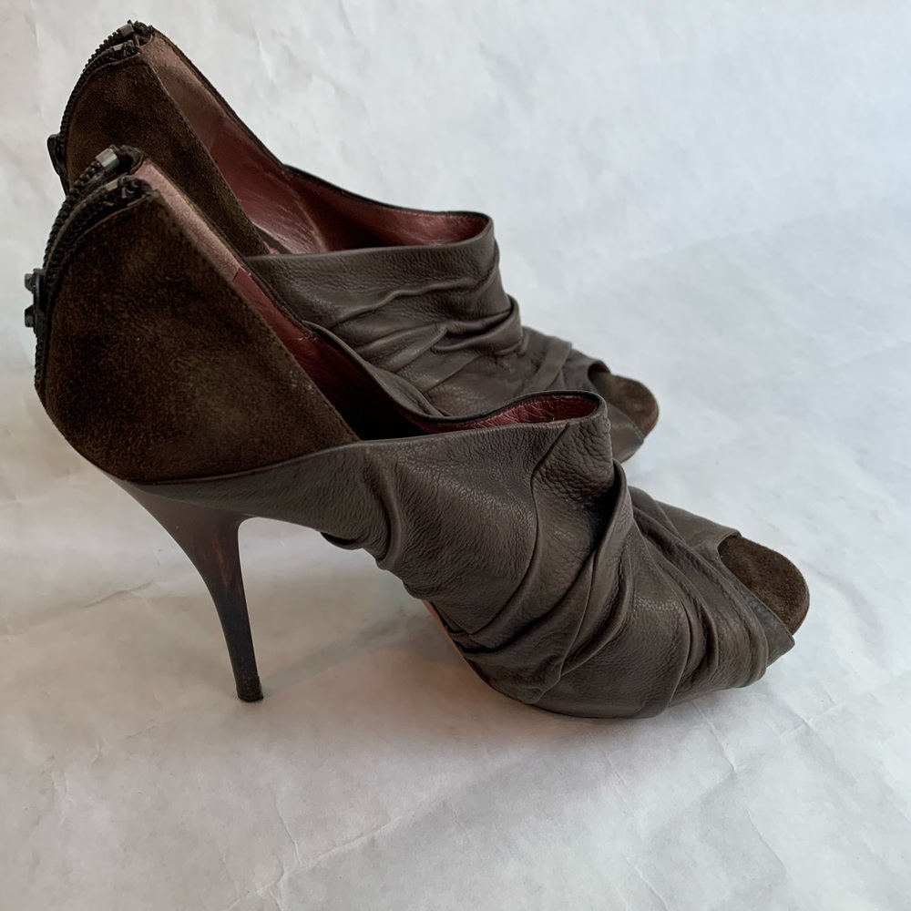 Jean-Michel Cazabat brown leather and suede heels